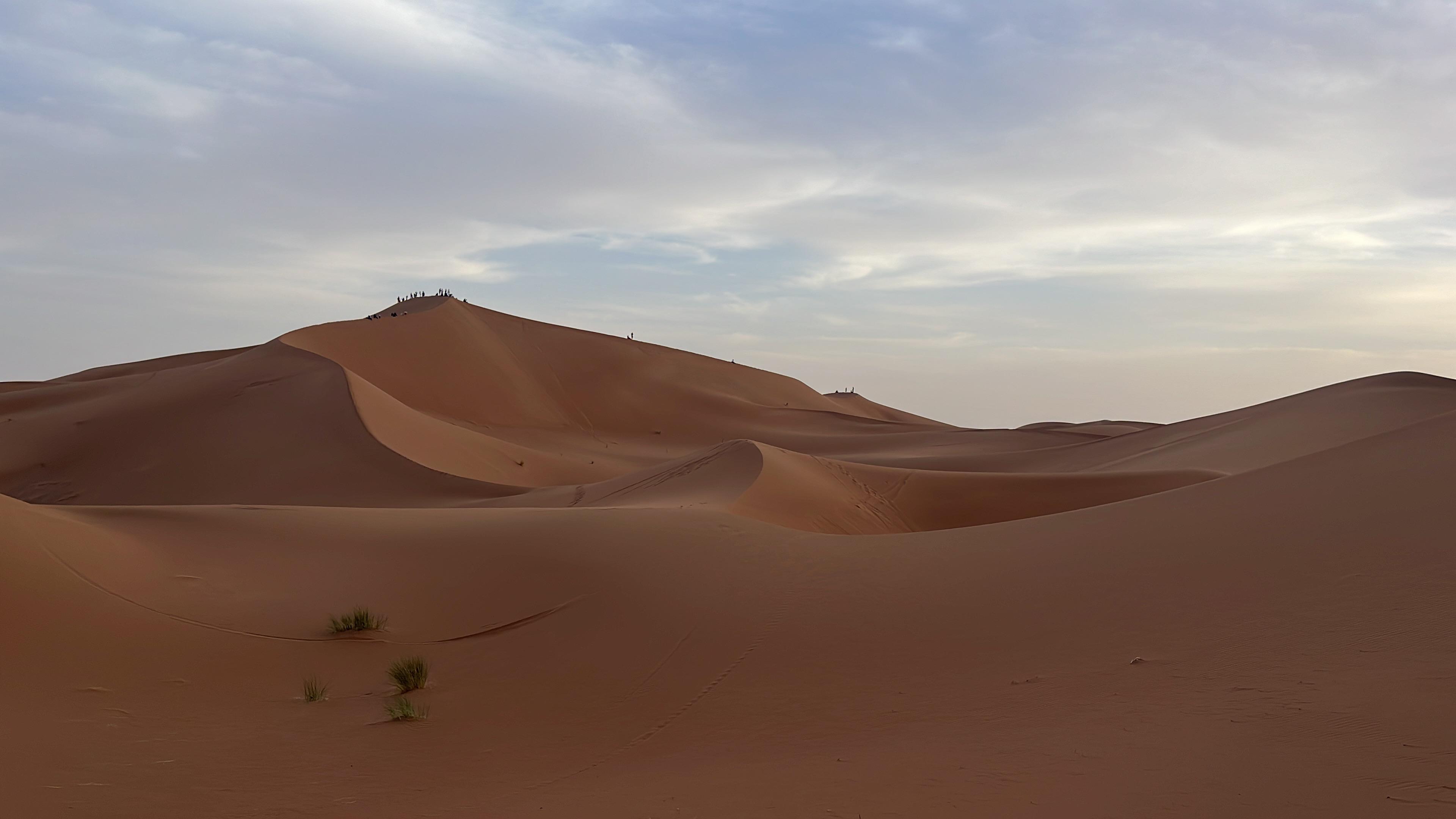 Sanddünen im Erg Chebbi in der Dämmerung